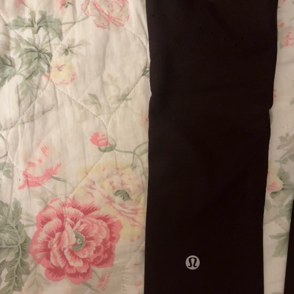 Lululemon Size 2 maroon run focus tight. - Picture 1 of 9